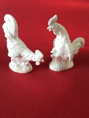 Vintage White Porcelain Rooster And Hen Salt And Pepper Shaker Set